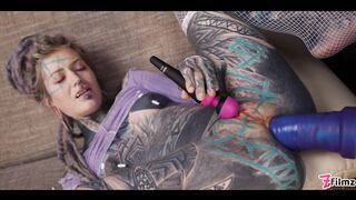 Anuskatzz gets a butt fucking with toys, dick and machine