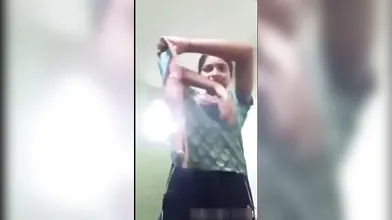 Tamil girl show her full body