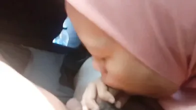 Awek Tudung Kulum Batang Sampai Pancut