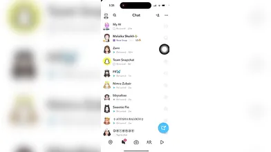 Hot Desi indian girl send nudes to bf in snapchat