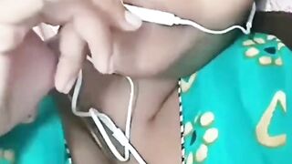 Tamil bhabi boobs pressing