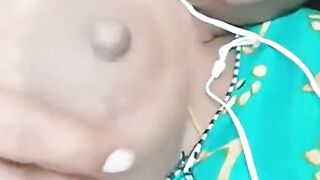 Tamil bhabi boobs pressing
