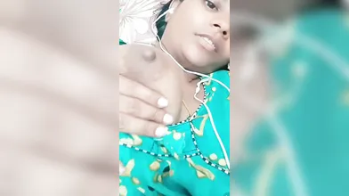 Tamil bhabi boobs pressing