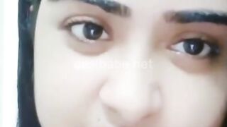 Desi Indian girl live on stripchat showing boobs and nudes