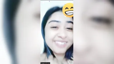 Desi Indian girl live on stripchat showing boobs and nudes