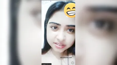 Desi Indian girl live on stripchat showing boobs and nudes