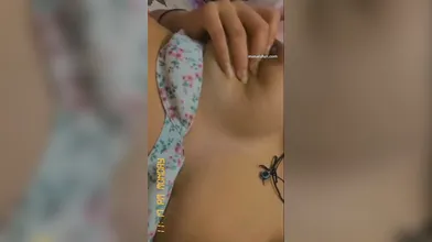 Isha Modi showing boobs