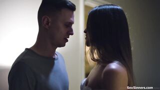 Im licking and fucking my stepsis HOTTEST gf in the hallway