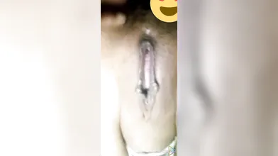 Nepali puti in toilet
