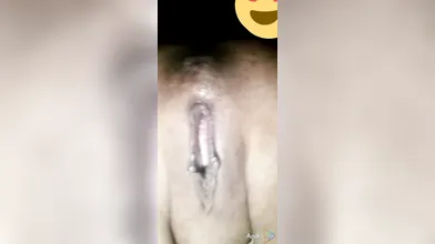 Nepali puti in toilet