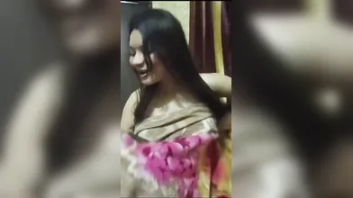 Beautiful Gf Recorded By Her Bf While Nude & Sucking His Dick
