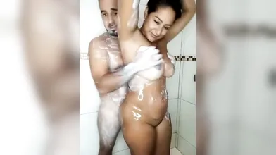Aunty Bathing Blowjob With Bf