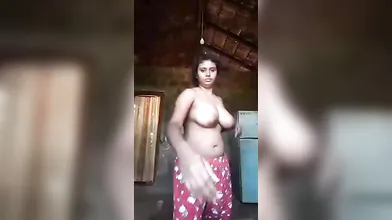 Srilankan Village Girl Exposed Her Nudes For Boyfriend Showing Huge Round Boobies And Pusssy