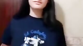 Desi girl showing boobs