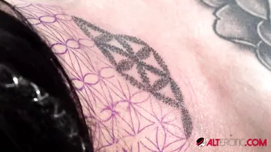 Janey Doe Got Neck Tattoo and Double Blowjob