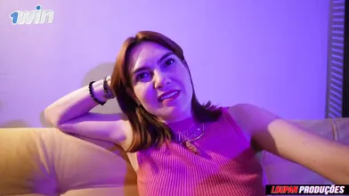 Sexy mega-bitch gives blowjob and gets fucked stiff in public by pelada Reh Quee