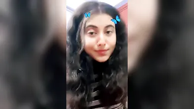 Sexy girl show her boobs