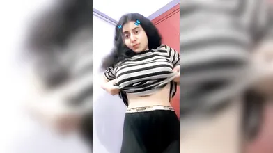 Sexy girl show her boobs