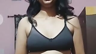IT girl shis her boobd on lover