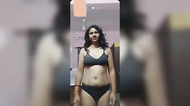 IT girl shis her boobd on lover