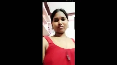Madurai, Tamil Sexy Aunty In Chimmies With Hard Nipples