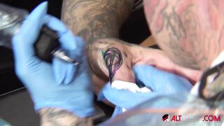 Big titty Evilyn Ink tattoos Sascha then gets fucked