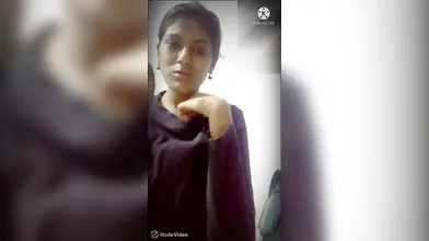 Insta girl show her boobs