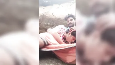 Mallu Hormy Girl Outdoor Kissing Giving Blowjob To Boyfriend