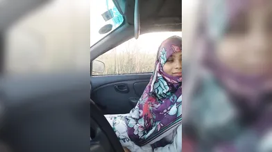 HInDI PublicPlace Lover Sucking Cock In Car