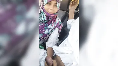 HInDI PublicPlace Lover Sucking Cock In Car