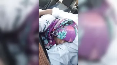 HInDI PublicPlace Lover Sucking Cock In Car