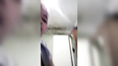Mama nur gaya nungging