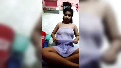 Big Boobed Bengali Chubby Girl Show Her Boobs & Spreading Her Pussy & Ass For Bf - Show Gurl