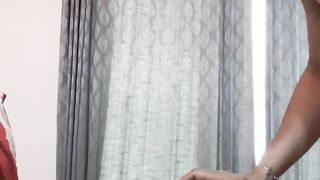 uncut-queen busty milf striptease