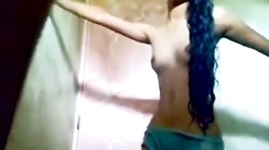 BanGLa Bengali GF In Shower