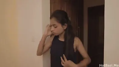 छुट्टियों me aayi stepsis ki friend ko choda bed par!!