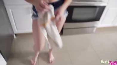 My Step Sisters Sexy Ass - S13:E10