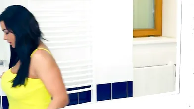 Intimate Touch - S7:E10
