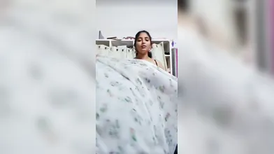 Gouthami reddy manthena showing her nude cleavage boobs in hot sexy saree✌️