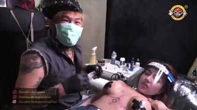 Mirip Lisa Mariana Tattoo Shin