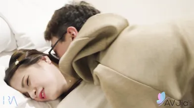 Hee Hee decides that this is the chance she has wanted as he pulls out