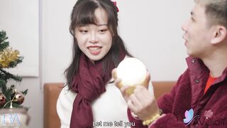Yuli is somewhat taken by Leo who happens to be the rich student. After