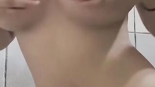 Adek Kakak Beradik