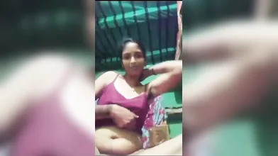 Gouthami reddy manthena sexy lanje showing boobs & pussy to servent in village