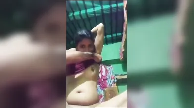 Gouthami reddy manthena sexy lanje showing boobs & pussy to servent in village