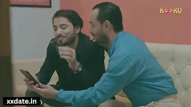 Pati Ko Nind Ki Goli Khila Kar Premi Ke Sath Sex