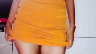 Tetas pequeñas hermosas piernas