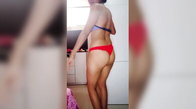 Tetas pequeñas hermosas piernas