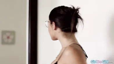 Crazy fan ends up being facesitted by pornstar Abella Danger