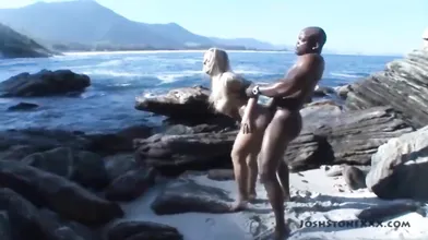 Interracial Com Loira Brasileira Muito Gostosa